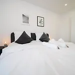 Apartment - 3 Bedroom - 6 Person