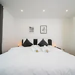 Apartment - 3 Bedroom - 6 Person