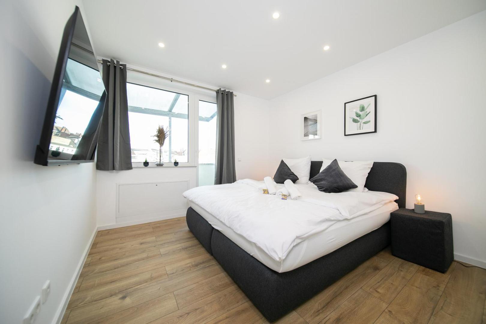 Apartment - 3 Bedroom - 6 Person *