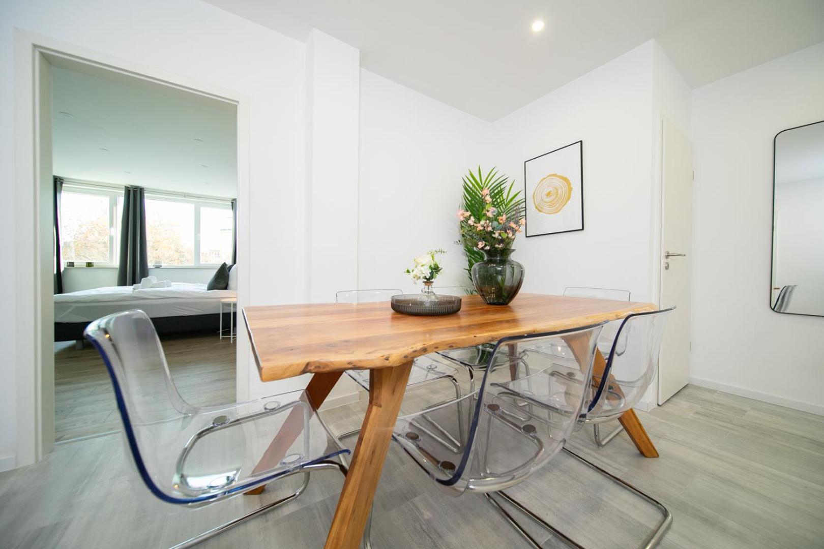 Apartment - 3 Bedroom - 6 Person Düsseldorf